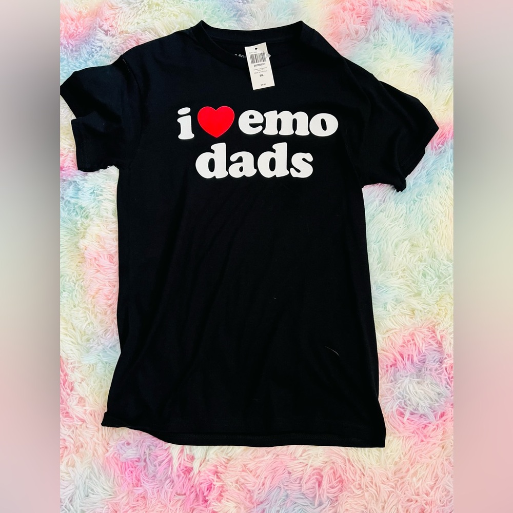 Hot Topic Black 'I ❤️ Emo Dads' Tee